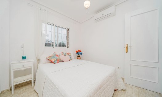 Återförsäljning - Villor -
Pilar de la Horadada - Mil Palmeras