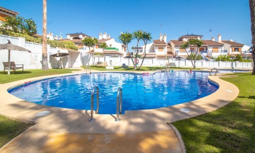 Återförsäljning - Villor -
Pilar de la Horadada - Mil Palmeras