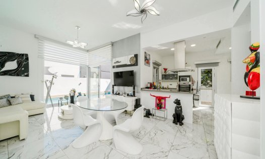 Resale - Villas -
Pilar de la Horadada