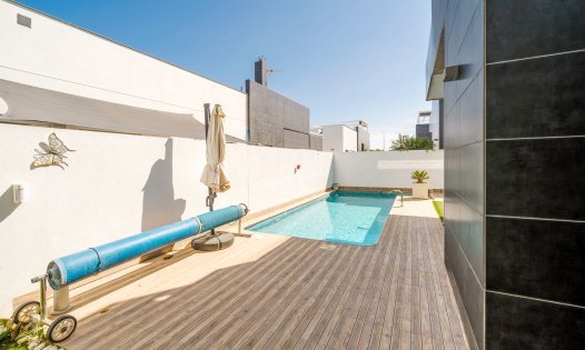 Resale - Villas -
Pilar de la Horadada