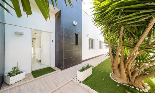 Resale - Villas -
Pilar de la Horadada