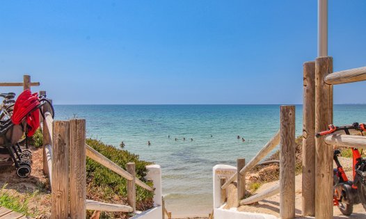 Resale - Villas -
Pilar de la Horadada