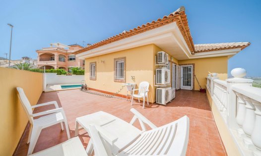 Resale - Villas -
Los Urrutias - EL CARMOLI