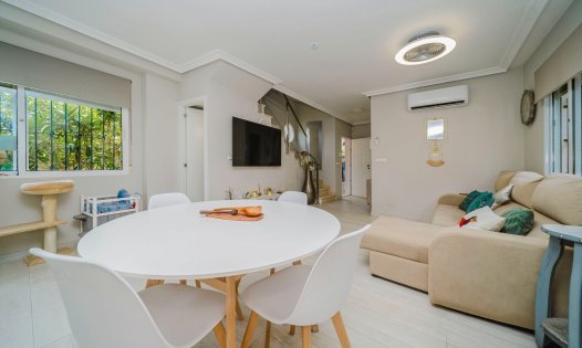 Resale - Villas -
Orihuela Costa - La Regia