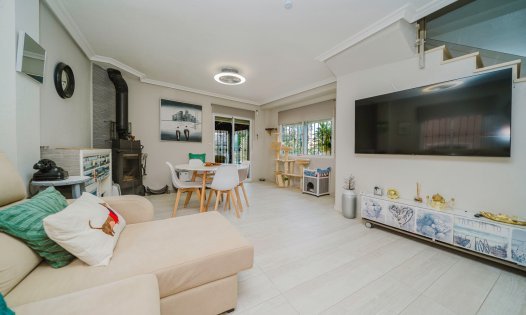 Resale - Villas -
Orihuela Costa - La Regia