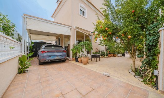 Återförsäljning - Villor -
Orihuela Costa - La Regia