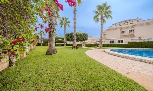 Återförsäljning - Villor -
Orihuela Costa - La Regia