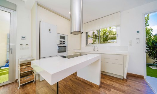 Segunda mano - Villas -
Pilar de la Horadada - Mil Palmeras