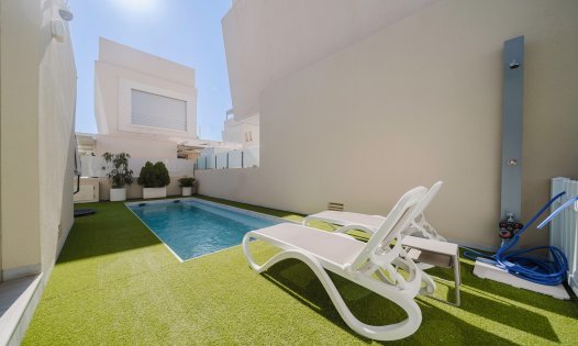 Segunda mano - Villas -
Pilar de la Horadada - Mil Palmeras