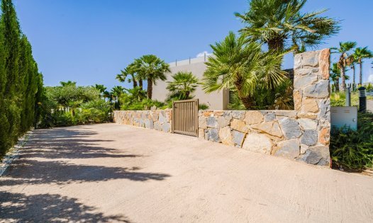 Resale - Luxury Villas -
Orihuela Costa - Las Colinas Golf
