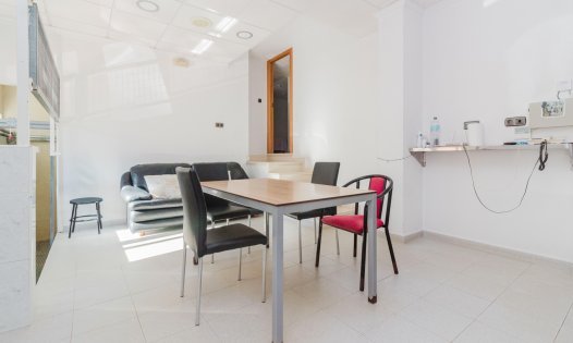 Resale - Commercial premises -
Alcázares, Los