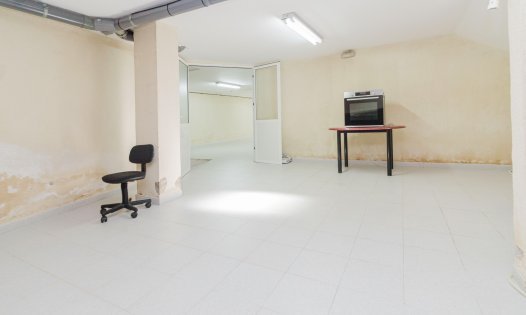 Resale - Commercial premises -
Alcázares, Los