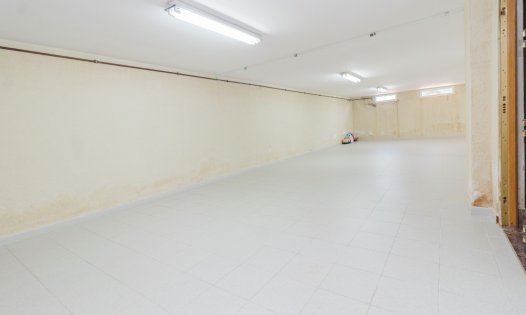 Resale - Commercial premises -
Alcázares, Los