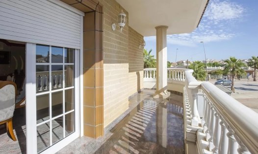 Resale - Commercial premises -
Alcázares, Los