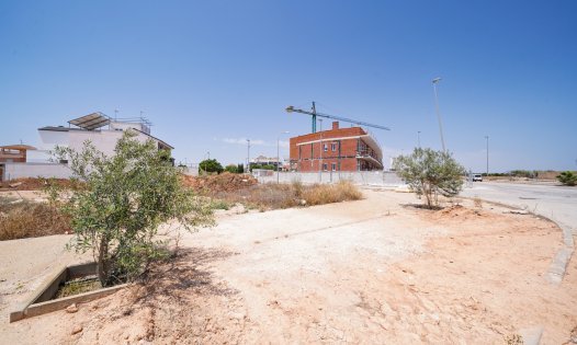 Resale - Plots -
Pilar de la Horadada