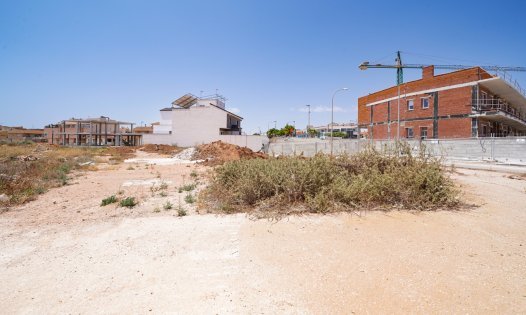 Resale - Plots -
Pilar de la Horadada