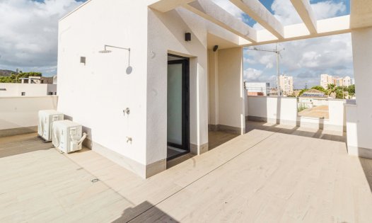 Resale - Villas -
La Manga - Playa Honda