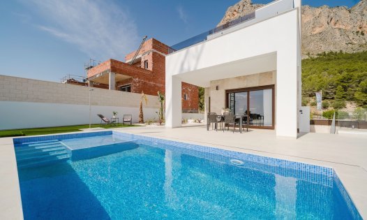 Herverkoop - Luxe villa's -
Polop de La Marina 