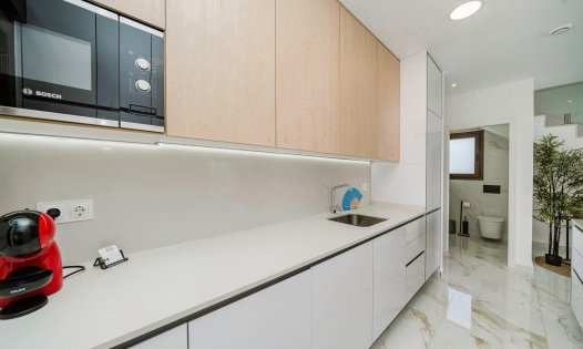 Herverkoop - Luxe villa's -
Polop de La Marina 