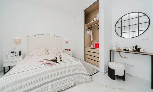 Herverkoop - Luxe villa's -
Polop de La Marina 