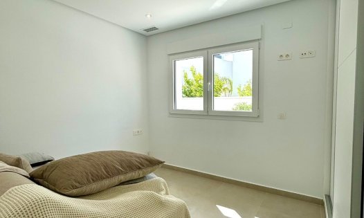 Herverkoop - Villa's -
Benijófar