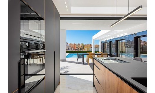 Wiederverkauf - Luxusvillen -
Algorfa