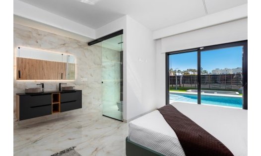 Wiederverkauf - Luxusvillen -
Algorfa