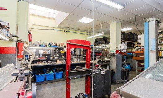 Resale - Commercial premises -
Torrevieja - Centro - Torrevieja