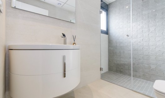 Herverkoop - Luxe villa's -
San Miguel de Salinas