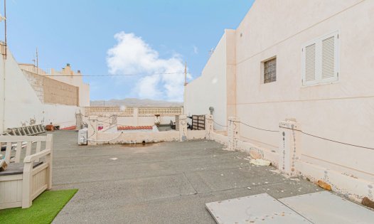 Herverkoop - Rijtjeshuizen -
Los Nietos