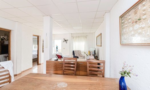 Herverkoop - Rijtjeshuizen -
Los Nietos