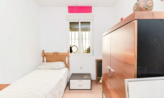 Herverkoop - Rijtjeshuizen -
Los Nietos