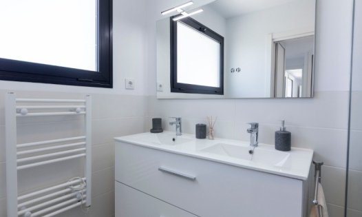 Wiederverkauf - Villen -
Calasparra