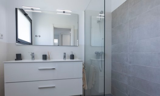 Wiederverkauf - Villen -
Calasparra