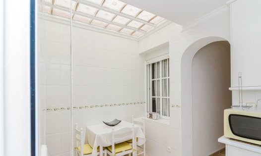 Resale - Apartments -
Los Nietos