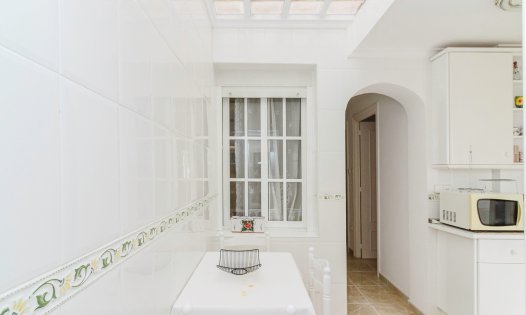 Resale - Apartments -
Los Nietos