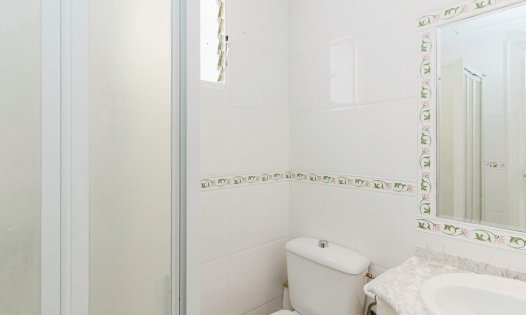 Resale - Apartments -
Los Nietos