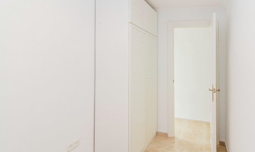 Resale - Apartments -
Los Nietos