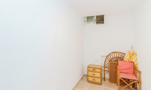 Resale - Apartments -
Los Nietos