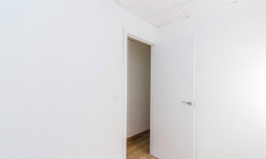 Resale - Apartments -
Los Nietos