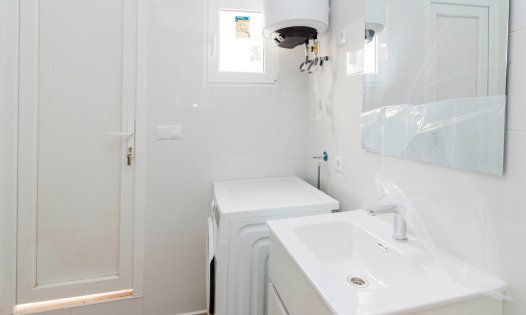 Resale - Apartments -
Los Nietos