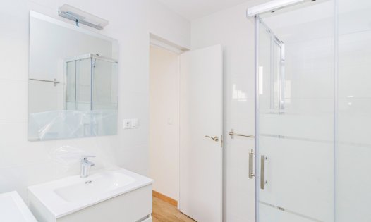 Resale - Apartments -
Los Nietos