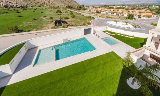 Resale - Villas -
Cox