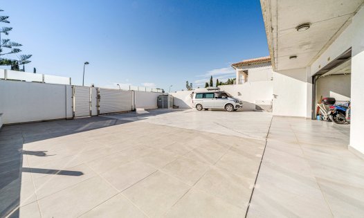 Resale - Luxury Villas -
Torrevieja - Los Balcones - Torrevieja