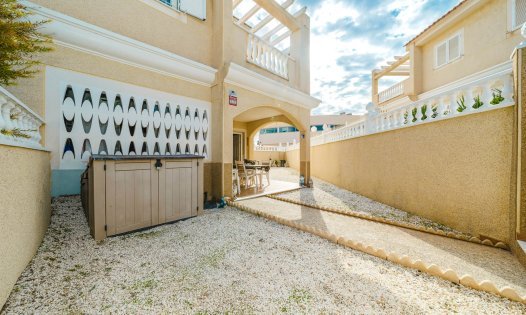 Videresalg - Rekkehus -
Orihuela Costa - ZENIAMAR