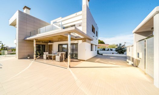 Herverkoop - Luxe villa's -
Torrevieja - Los Balcones - Torrevieja