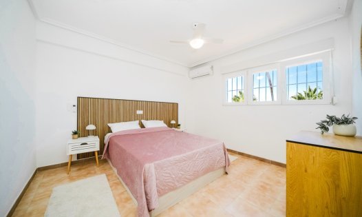 Resale - Apartments -
Orihuela Costa - Punta Prima