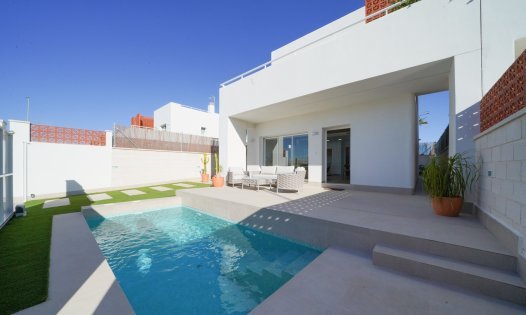 Resale - Villas -
Pilar de la Horadada