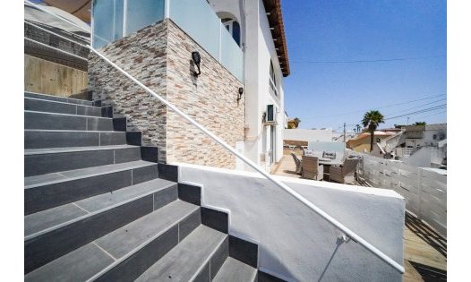 Resale - Luxury Villas -
Orihuela Costa - Villamartín