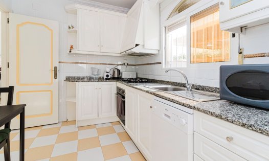 Revente - Villas -
Torrevieja - Aguas Nuevas - Torrevieja